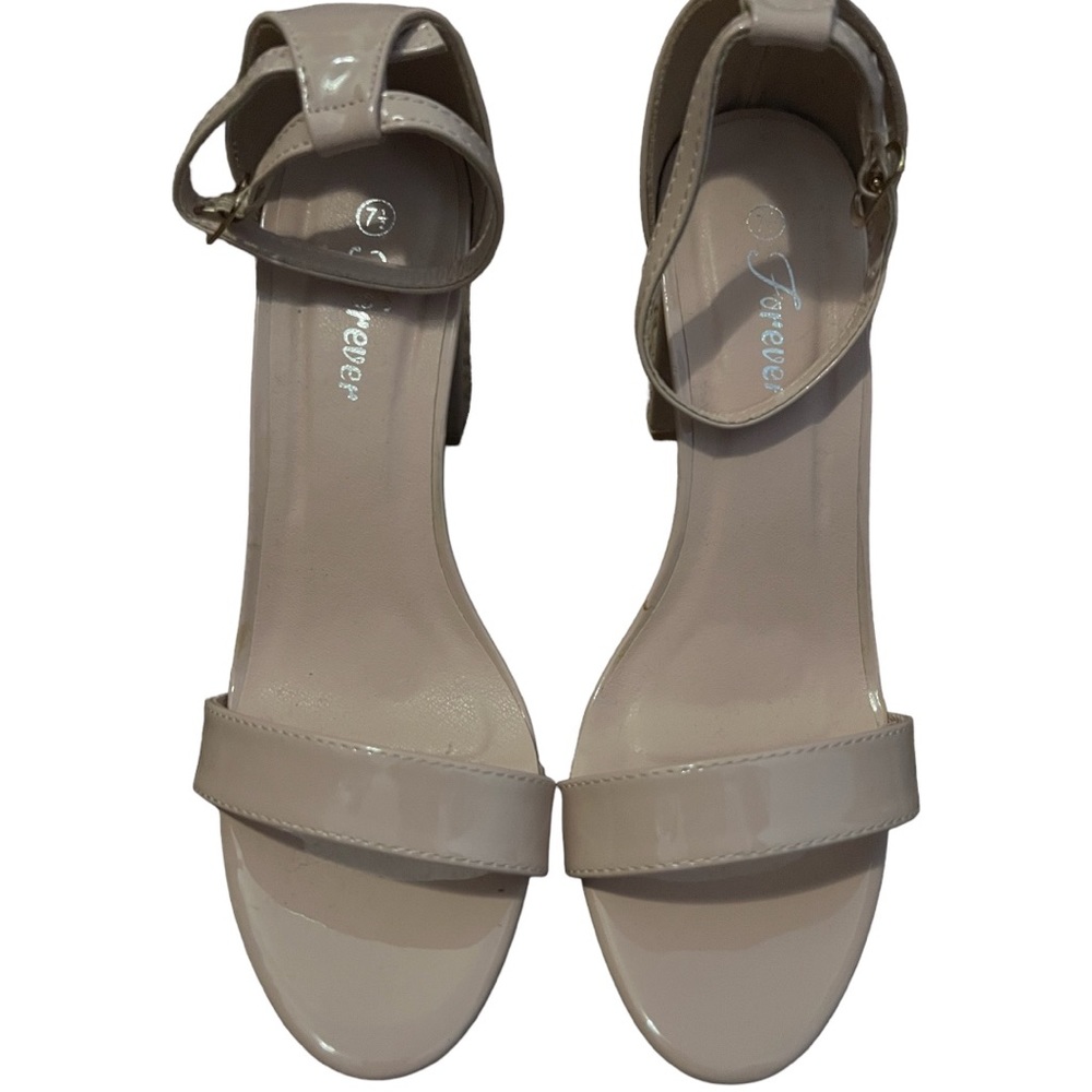 Nude heels cream color size 7.5